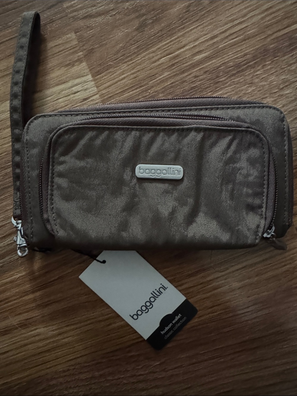 Baggallini Taupe Nylon Wristlet Clutch